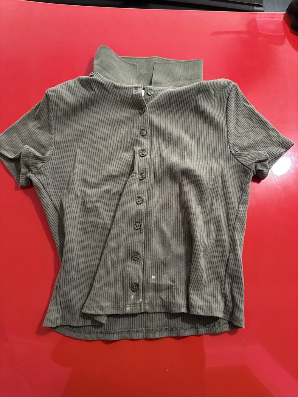 No Boundaries Olive Green Ribbed Button-Back Short Sleeve Top